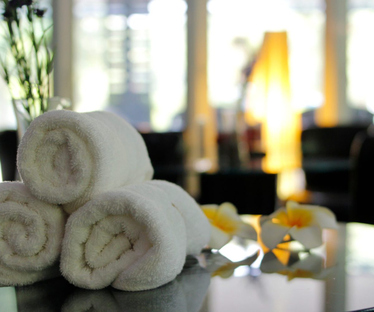 Towels,Placed,On,The,Table,In,A,Luxury,Hotel,Room